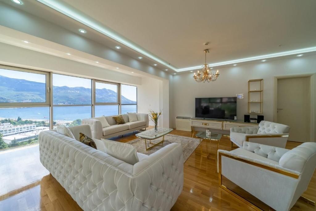 Izdavanje luksuznog trosobnog stana sa panoramskim pogledom na more – Dukley Gardens, Harmonia, Budvanska rivijera (do 15.05.2026) - Amfora Real Estate