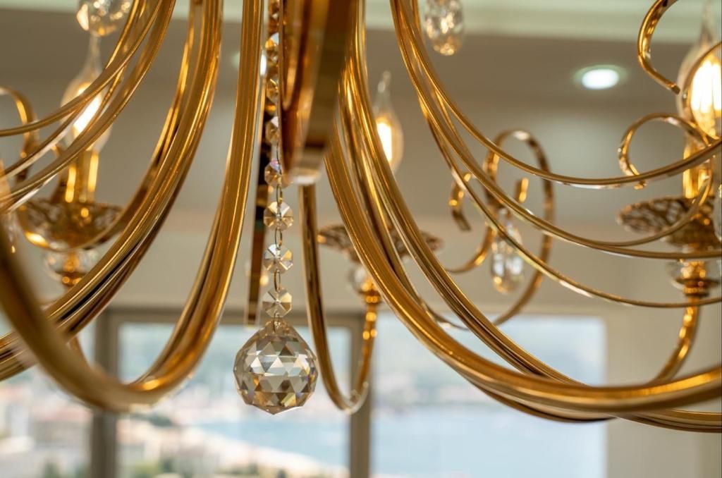 Izdavanje luksuznog trosobnog stana sa panoramskim pogledom na more – Dukley Gardens, Harmonia, Budvanska rivijera (do 15.05.2026) - Amfora Real Estate