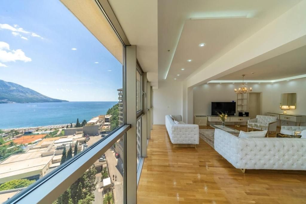 Izdavanje luksuznog trosobnog stana sa panoramskim pogledom na more – Dukley Gardens, Harmonia, Budvanska rivijera (do 15.05.2026) - Amfora Real Estate