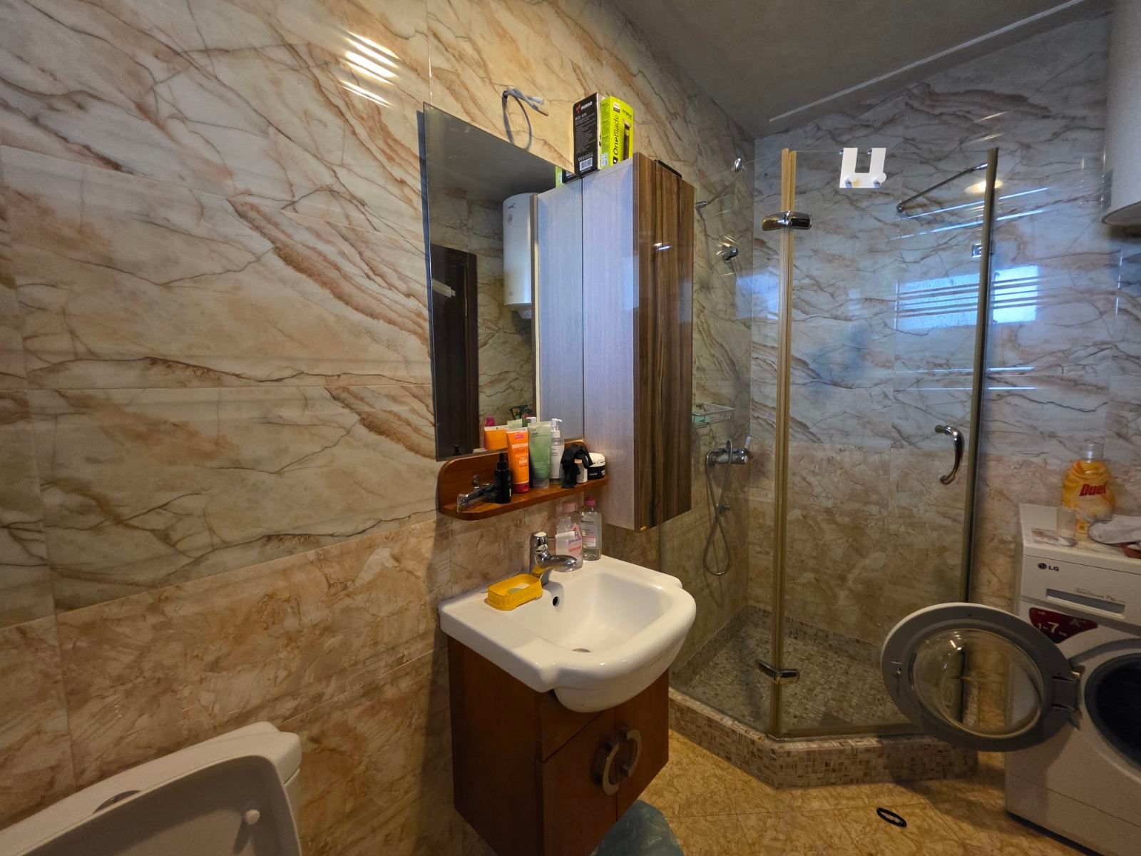 Prodaja luksuznog dvosobnog apartmana 80 m² sa panoramskim pogledom na more i garaznim mestom – Budva,Podkosljun - Amfora Real Estate