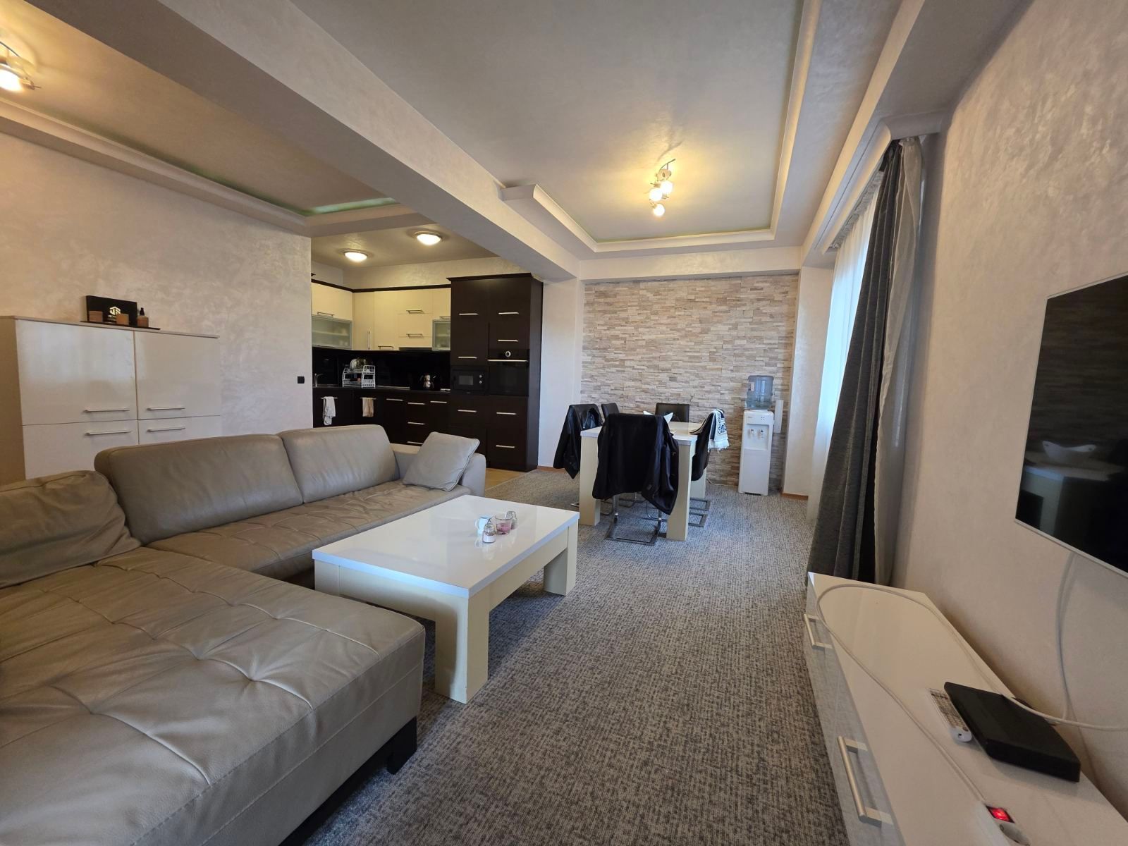 Prodaja luksuznog dvosobnog apartmana 80 m² sa panoramskim pogledom na more i garaznim mestom – Budva,Podkosljun - Amfora Real Estate