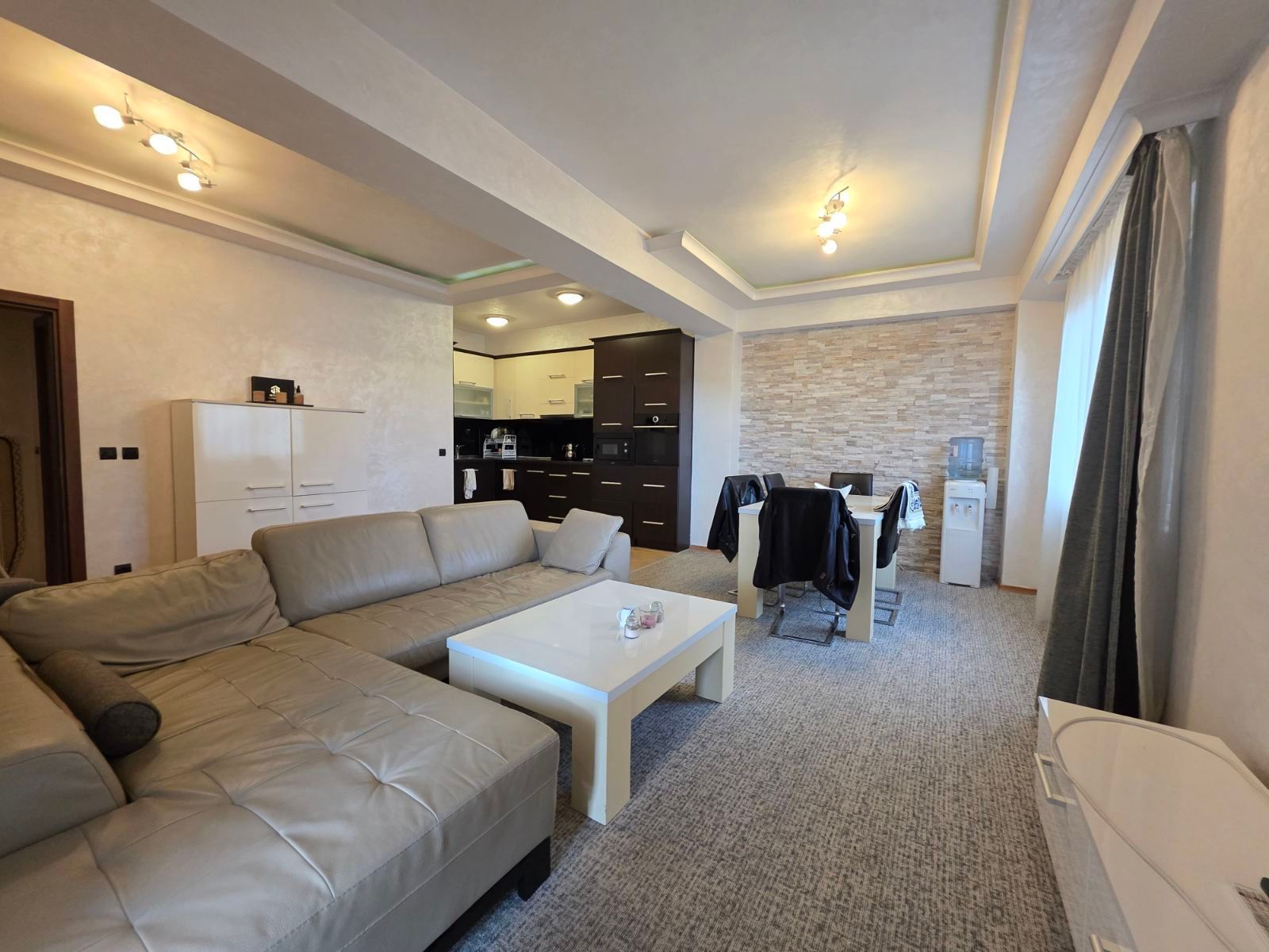 Prodaja luksuznog dvosobnog apartmana 80 m² sa panoramskim pogledom na more i garaznim mestom – Budva,Podkosljun - Amfora Real Estate