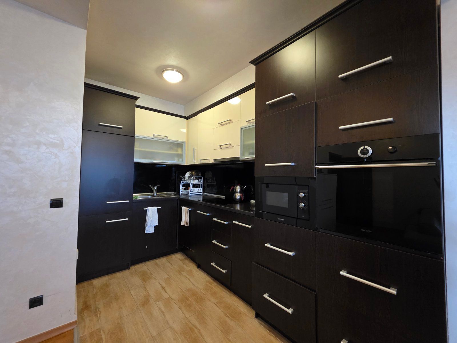 Prodaja luksuznog dvosobnog apartmana 80 m² sa panoramskim pogledom na more i garaznim mestom – Budva,Podkosljun - Amfora Real Estate