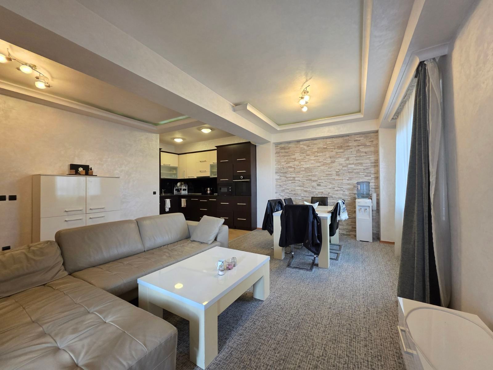 Prodaja luksuznog dvosobnog apartmana 80 m² sa panoramskim pogledom na more i garaznim mestom – Budva,Podkosljun - Amfora Real Estate