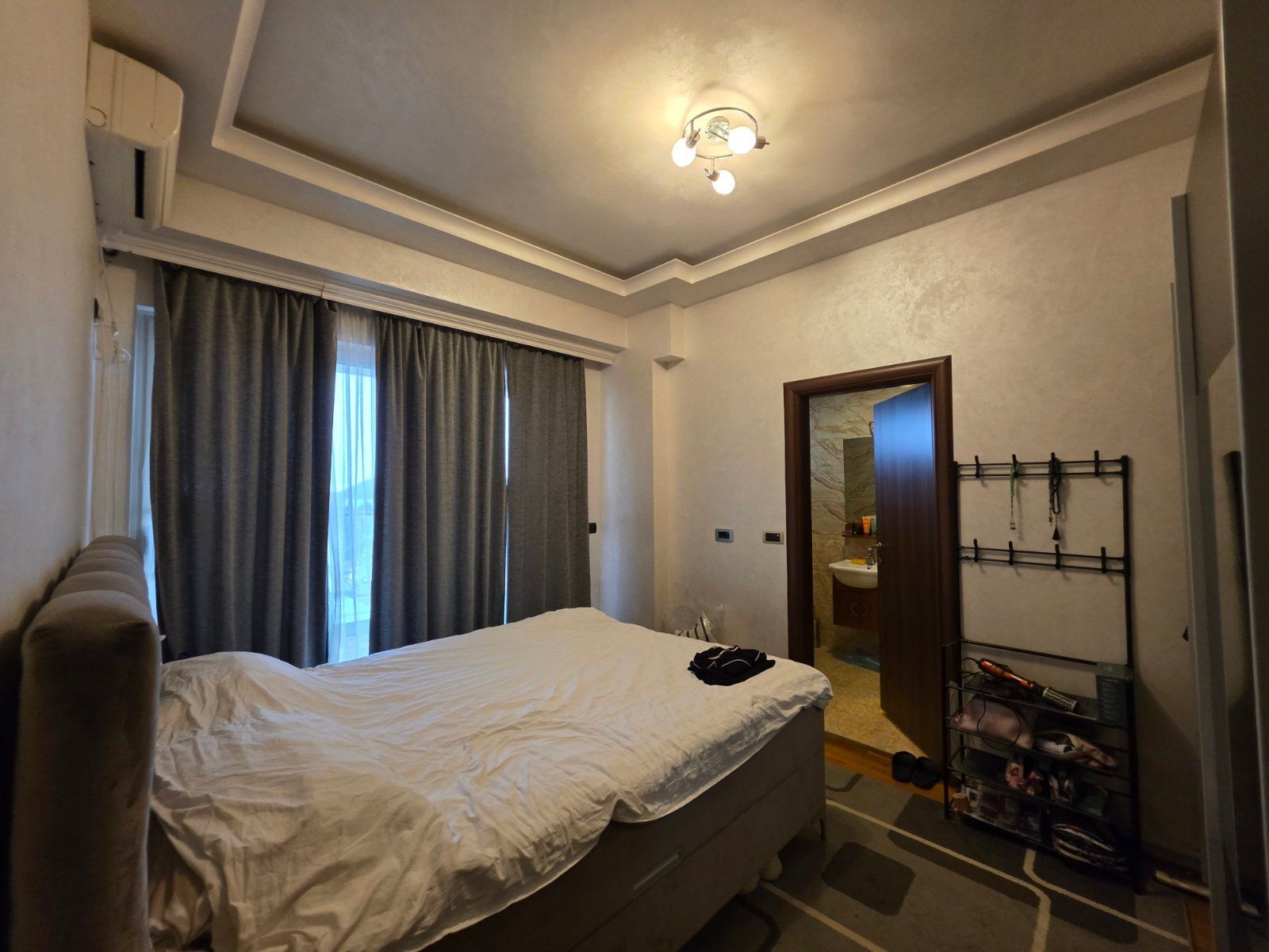 Prodaja luksuznog dvosobnog apartmana 80 m² sa panoramskim pogledom na more i garaznim mestom – Budva,Podkosljun - Amfora Real Estate