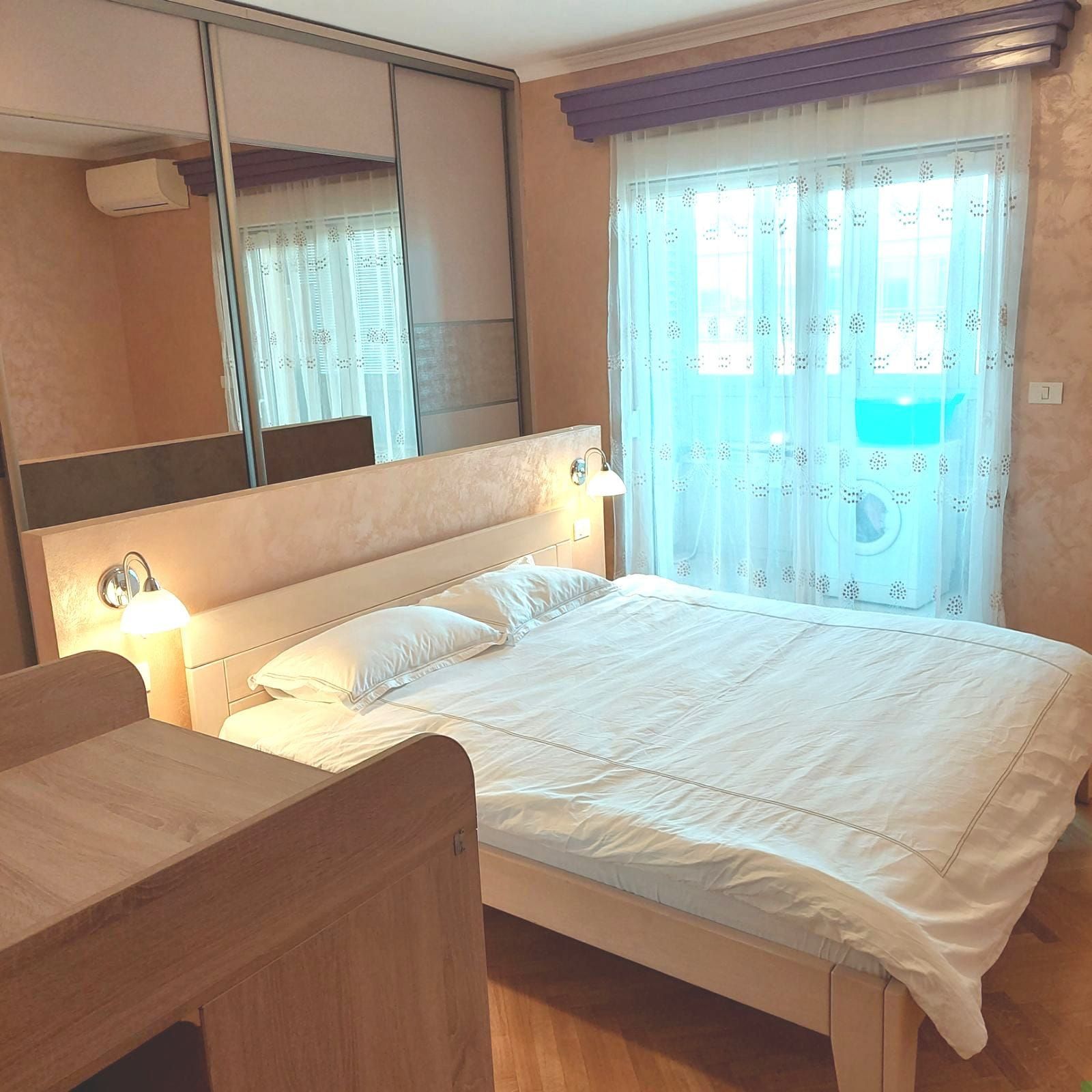 Izdavanje luksuznog dvosobnog stana 88 m² – City Kvart, Podgorica (dugorocno) - Amfora Real Estate