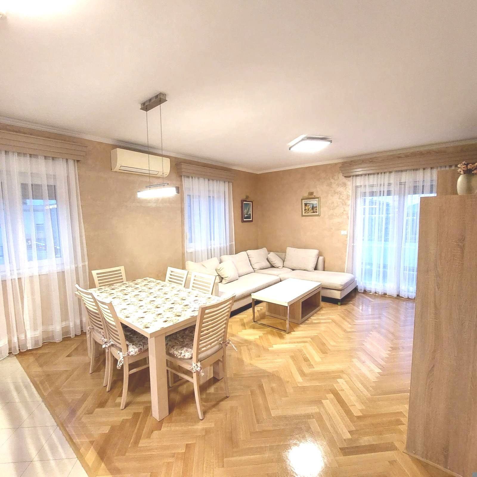 Izdavanje luksuznog dvosobnog stana 88 m² – City Kvart, Podgorica (dugorocno) - Amfora Real Estate