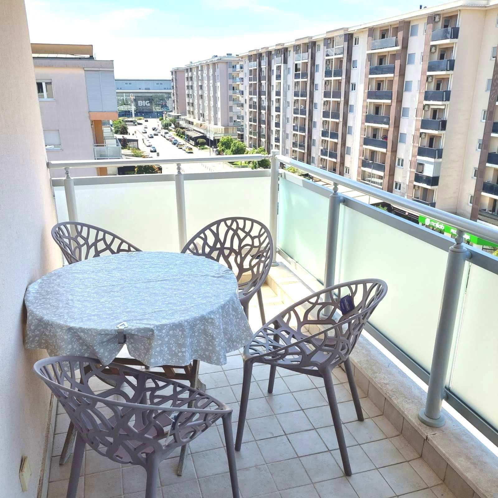 Izdavanje luksuznog dvosobnog stana 88 m² – City Kvart, Podgorica (dugorocno) - Amfora Real Estate