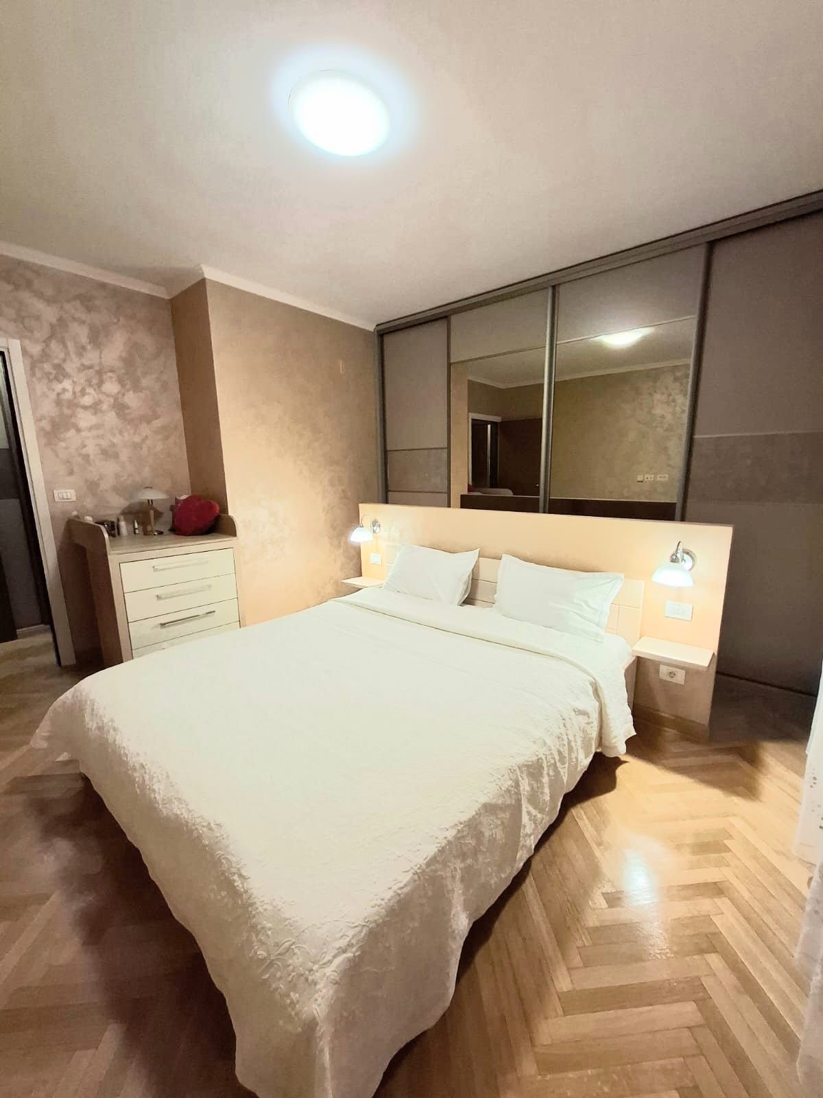 Izdavanje luksuznog dvosobnog stana 88 m² – City Kvart, Podgorica (dugorocno) - Amfora Real Estate