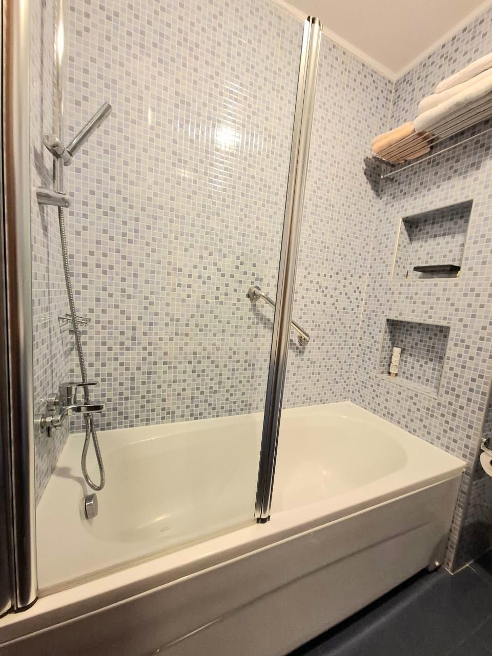 Izdavanje luksuznog dvosobnog stana 88 m² – City Kvart, Podgorica (dugorocno) - Amfora Real Estate