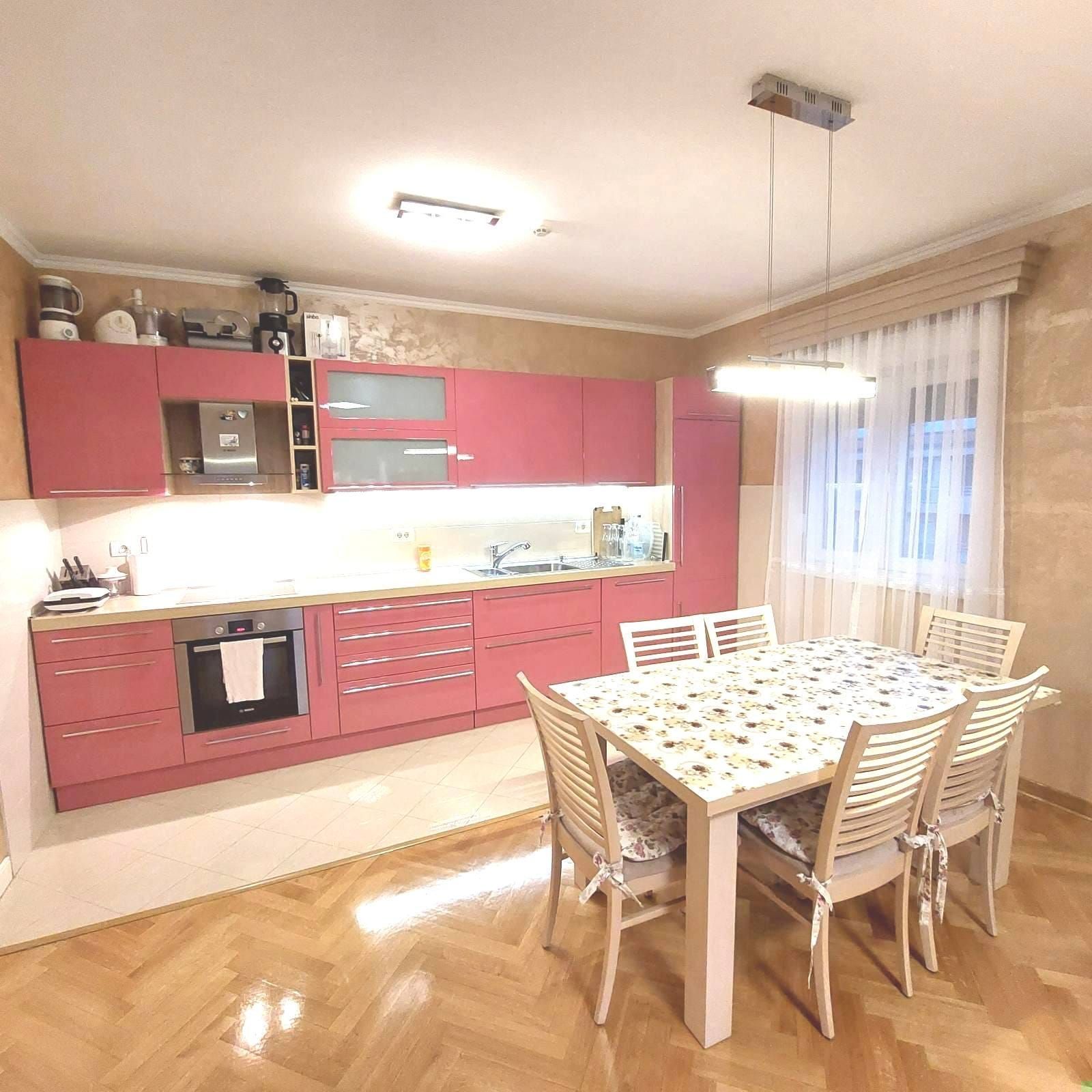 Izdavanje luksuznog dvosobnog stana 88 m² – City Kvart, Podgorica (dugorocno) - Amfora Real Estate