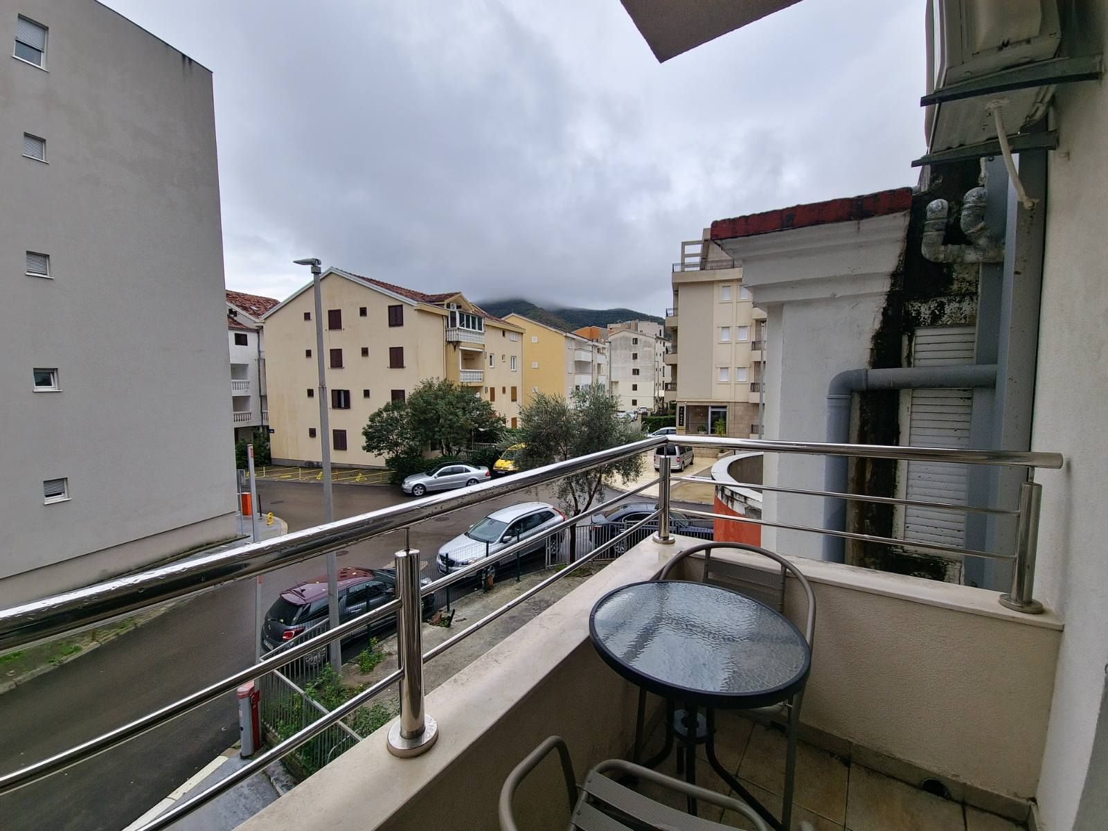 Izdavanje opremljenog dvosobnog stana 50m2 na ekskluzivnoj lokaciji,Budva (NA DUZI PERIOD) - Amfora Real Estate