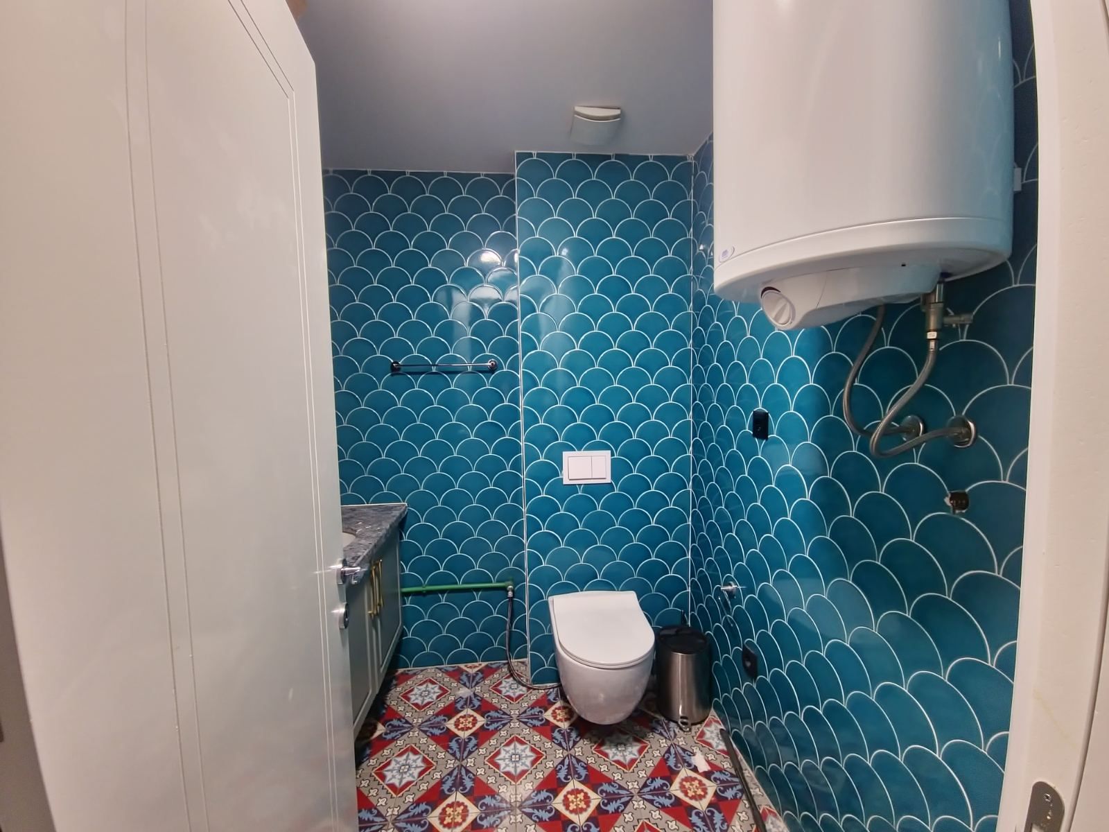 Izdavanje luksuznog poslovnog prostora 140 m² sa parkingom – Centar Budve, Bulevar - Amfora Real Estate