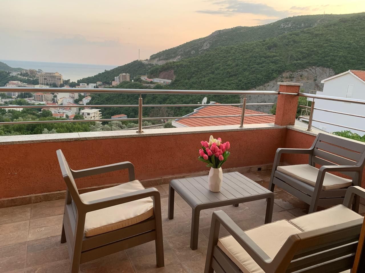 Izdavanje dvosobnog stana 73 m² sa panoramskim pogledom na more – Ivanovići, Bečići (DUGOROCNO IZDAVANJE) - Amfora Real Estate