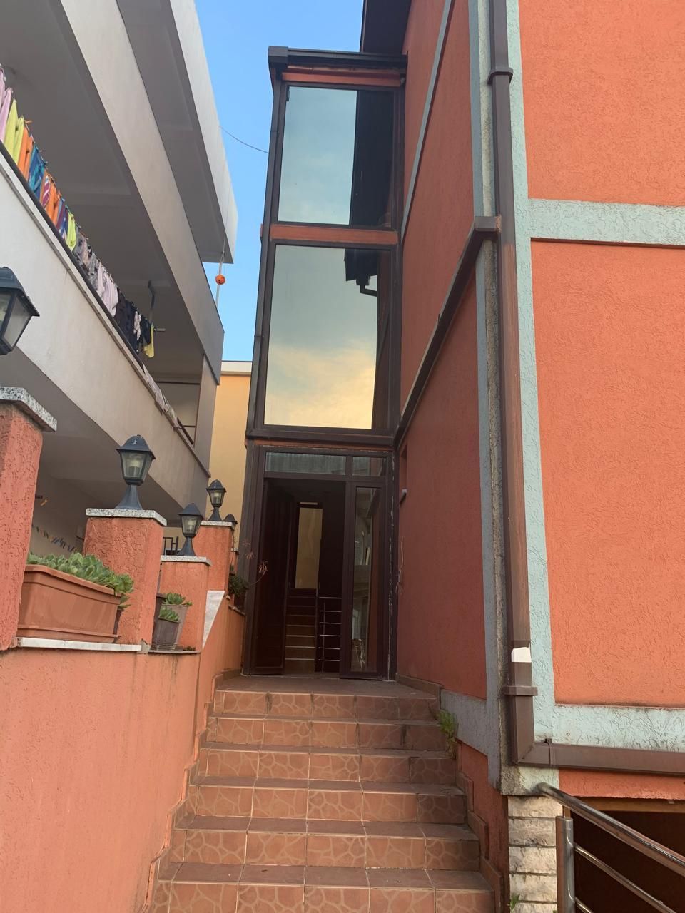 Izdavanje dvosobnog stana 73 m² sa panoramskim pogledom na more – Ivanovići, Bečići (DUGOROCNO IZDAVANJE) - Amfora Real Estate