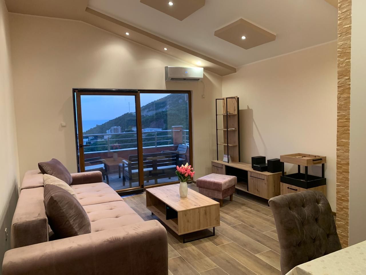 Izdavanje dvosobnog stana 73 m² sa panoramskim pogledom na more – Ivanovići, Bečići (DUGOROCNO IZDAVANJE) - Amfora Real Estate