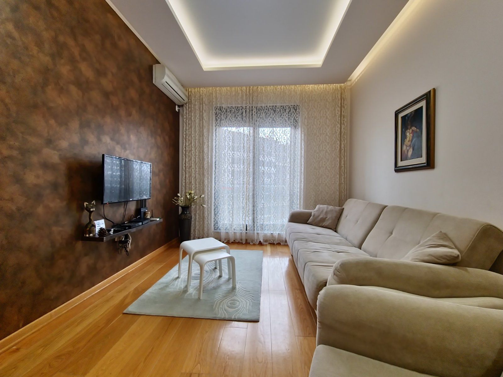 Izdavanje jednosobnog apartmana 36m² na prvoj liniji mora  – Budva (na period do 1. juna) - Amfora Real Estate