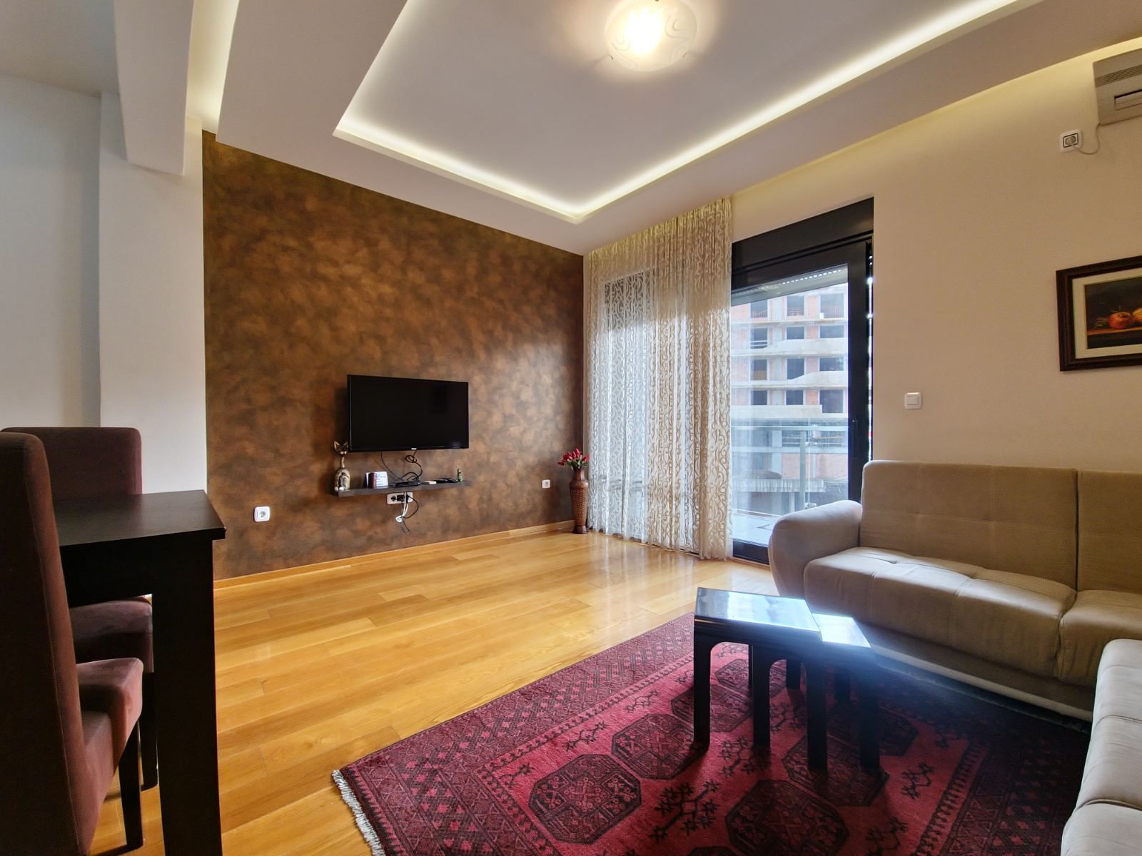 Izdavanje jednosobnog apartmana 42m² na prvoj liniji mora  – Budva (na period do 1. juna) - Amfora Real Estate