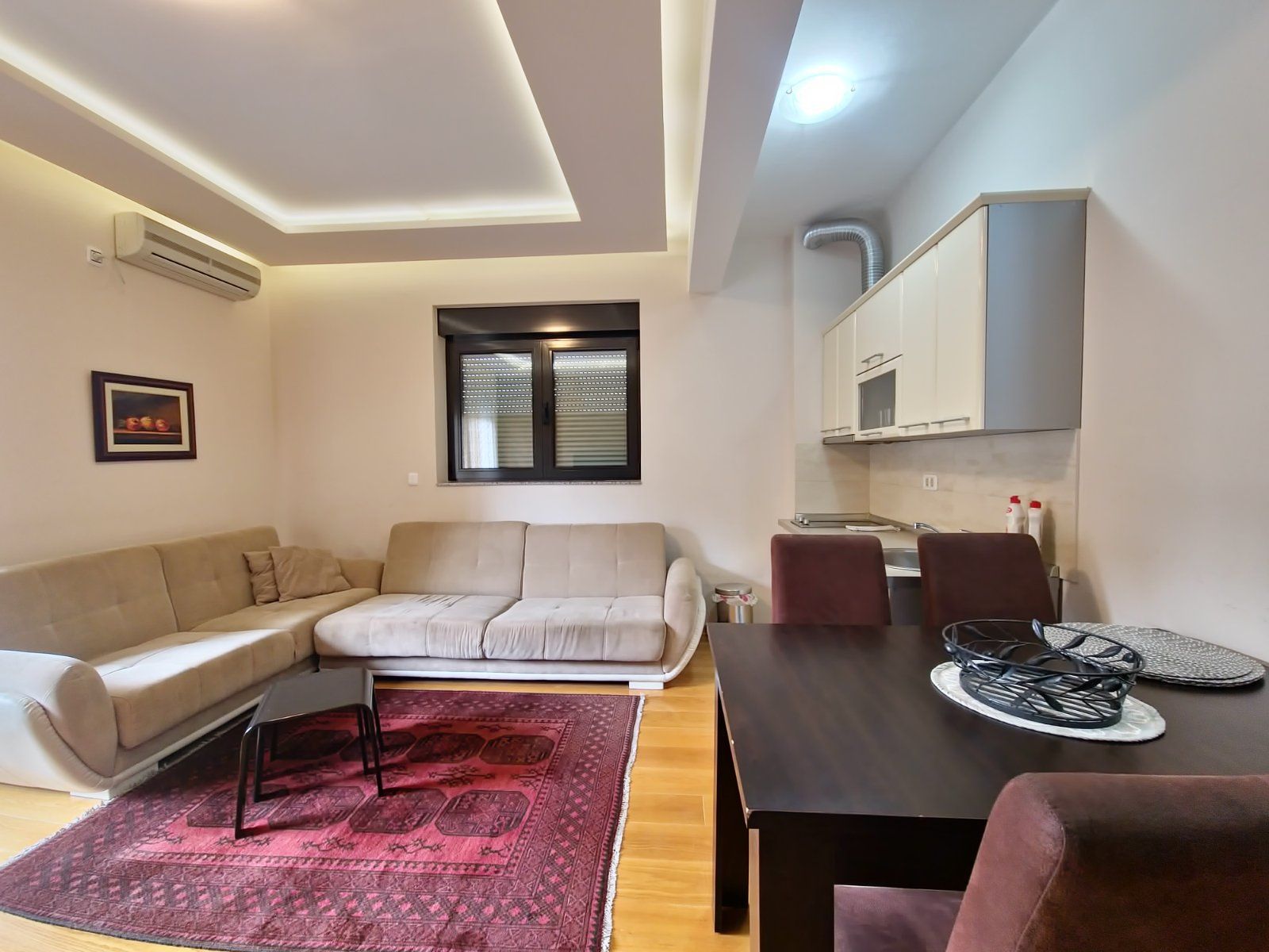 Izdavanje jednosobnog apartmana 42m² na prvoj liniji mora  – Budva (na period do 1. juna) - Amfora Real Estate