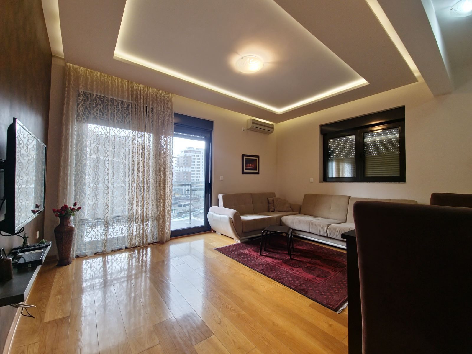 Izdavanje jednosobnog apartmana 42m² na prvoj liniji mora  – Budva (na period do 1. juna) - Amfora Real Estate
