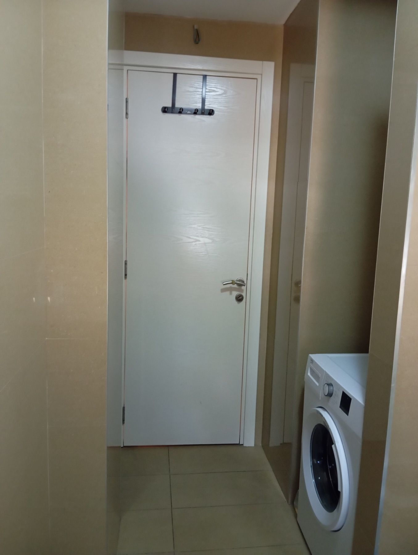 Izdavanje jednosobnog stana 55m² sa prelepim pogledom na more i obezbeđenim parking mestom – Gospostina, Budva (na period do 01.05.2026) - Amfora Real Estate