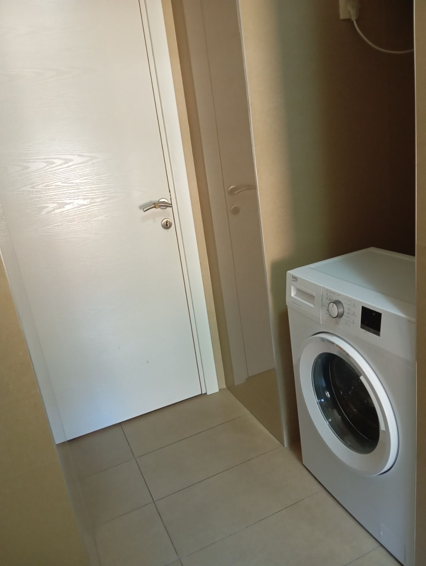 Izdavanje jednosobnog stana 55m² sa prelepim pogledom na more i obezbeđenim parking mestom – Gospostina, Budva (na period do 01.05.2026) - Amfora Real Estate