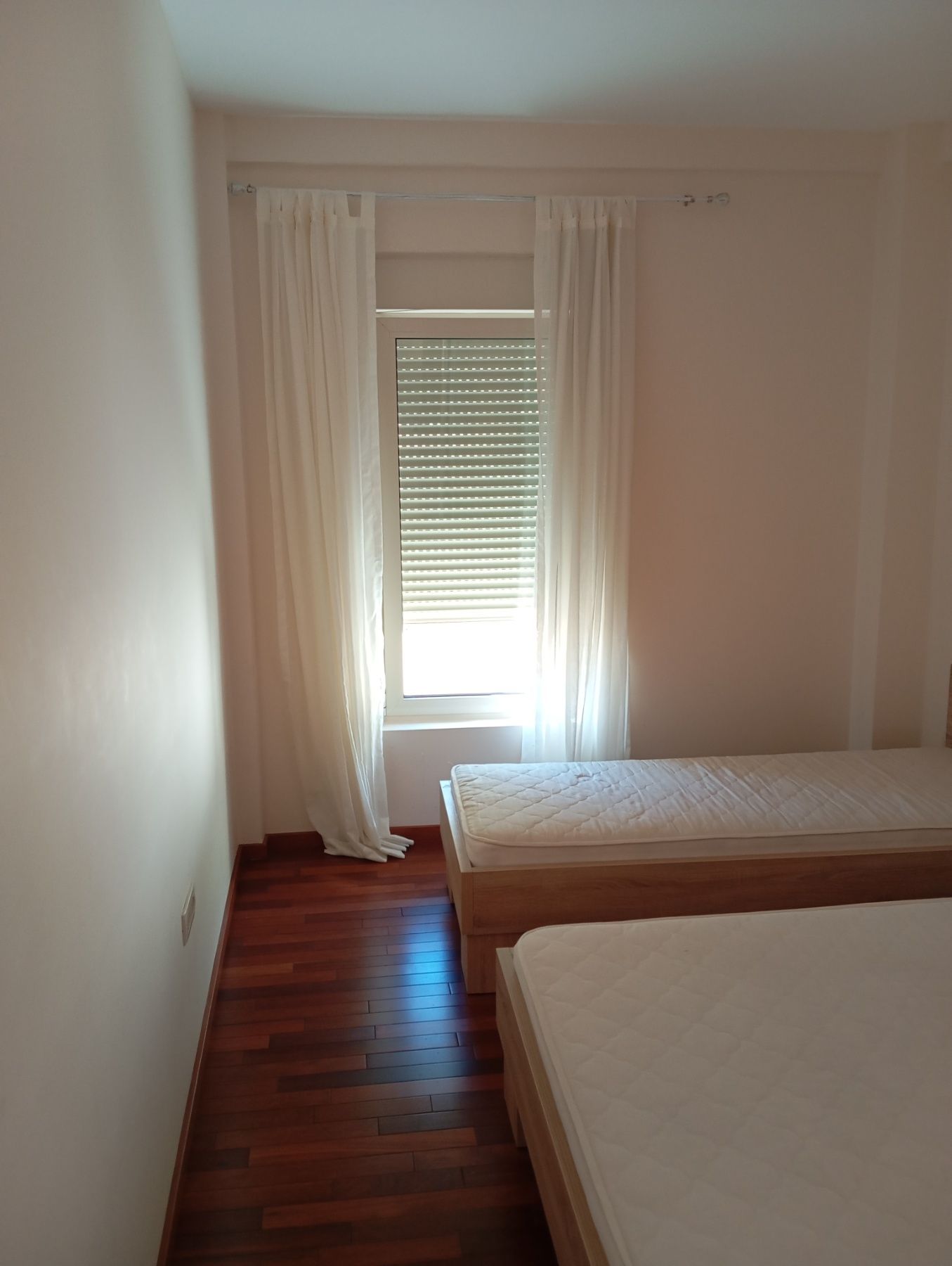 Izdavanje jednosobnog stana 55m² sa prelepim pogledom na more i obezbeđenim parking mestom – Gospostina, Budva (na period do 01.05.2026) - Amfora Real Estate