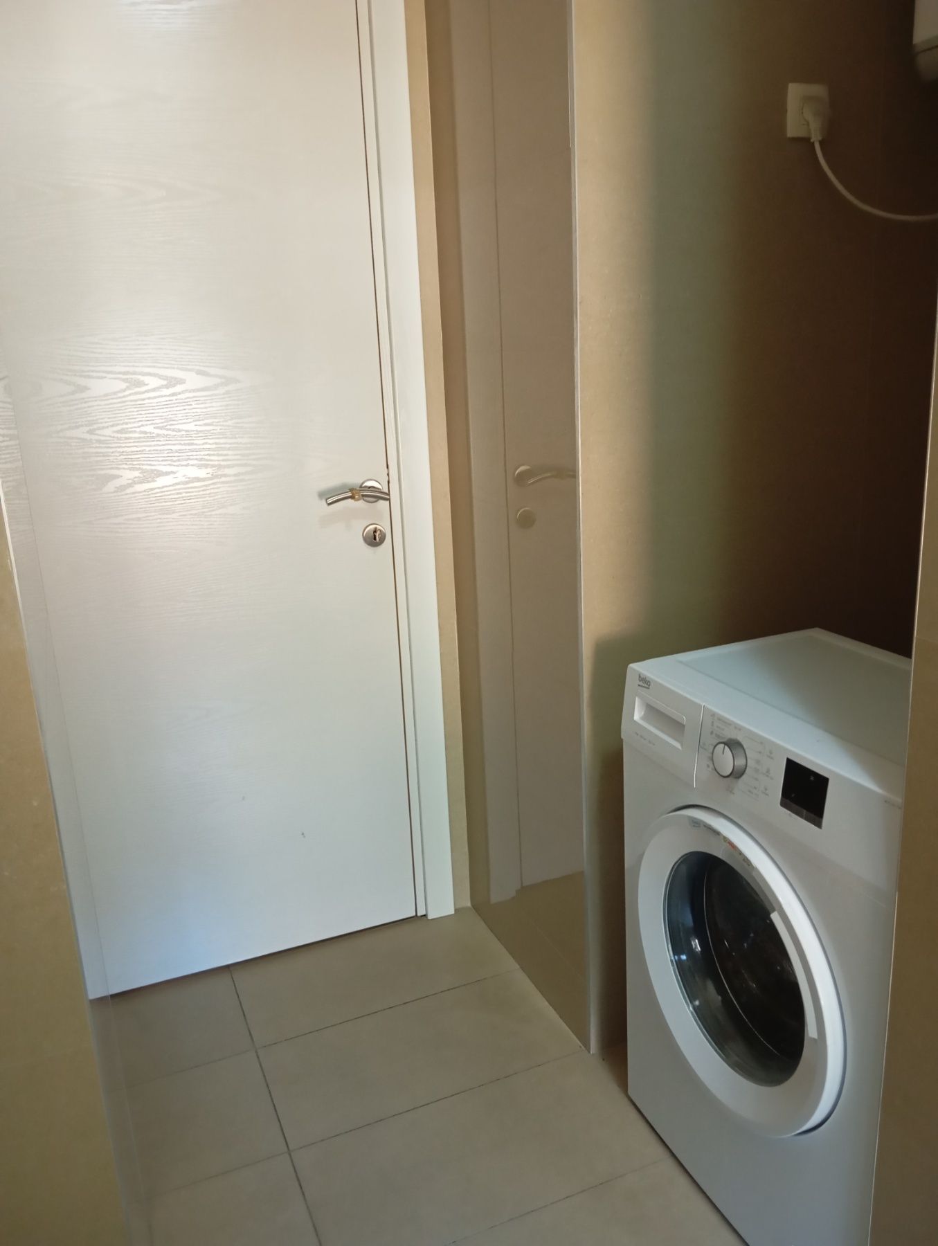 Izdavanje jednosobnog stana 55m² sa prelepim pogledom na more i obezbeđenim parking mestom – Gospostina, Budva (na period do 01.05.2026) - Amfora Real Estate