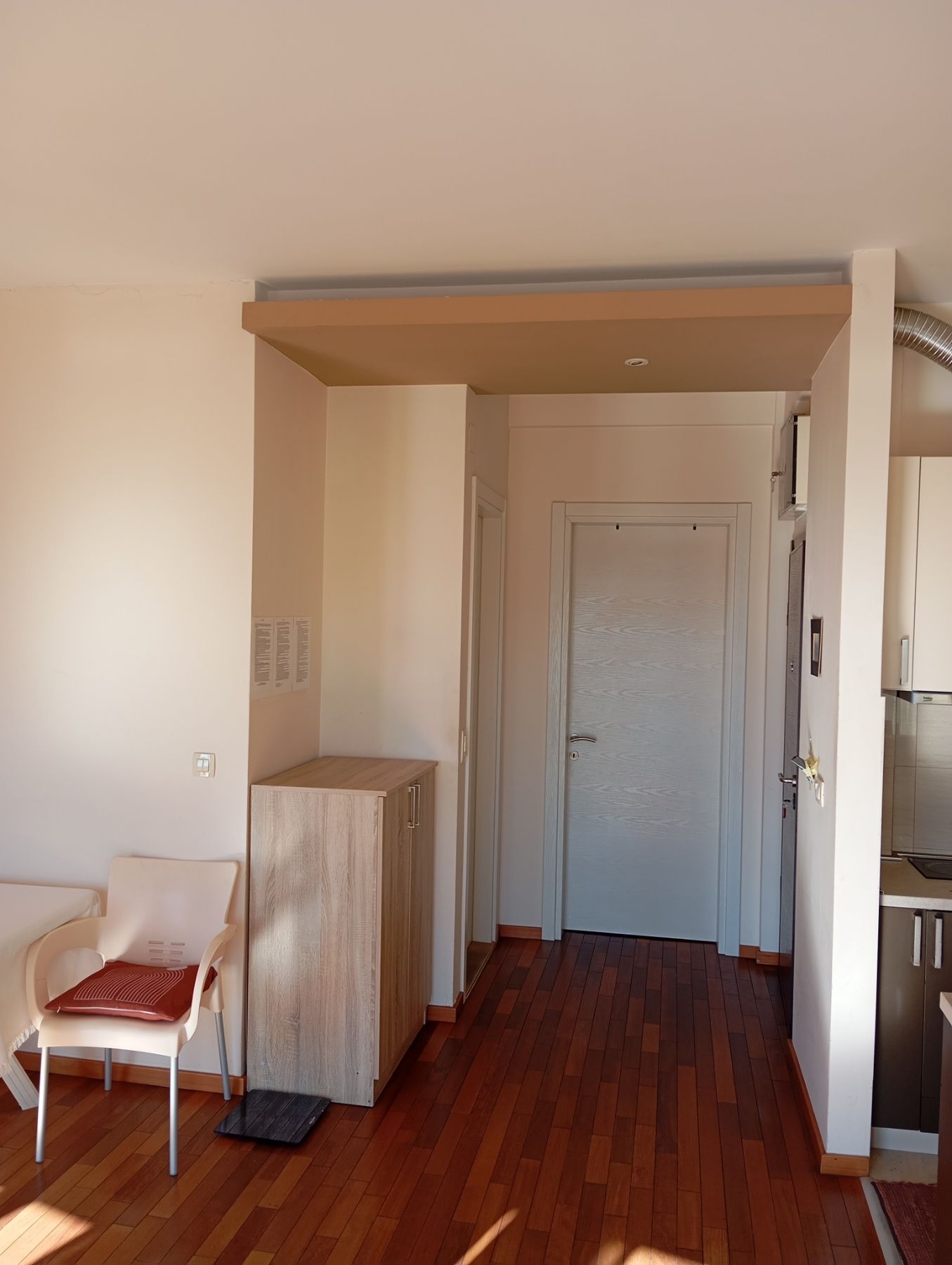 Izdavanje jednosobnog stana 55m² sa prelepim pogledom na more i obezbeđenim parking mestom – Gospostina, Budva (na period do 01.05.2026) - Amfora Real Estate