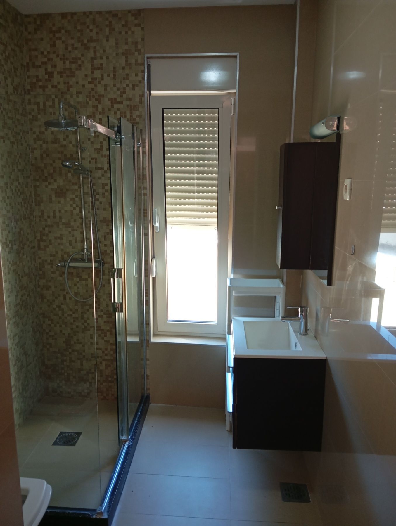 Izdavanje jednosobnog stana 55m² sa prelepim pogledom na more i obezbeđenim parking mestom – Gospostina, Budva (na period do 01.05.2026) - Amfora Real Estate