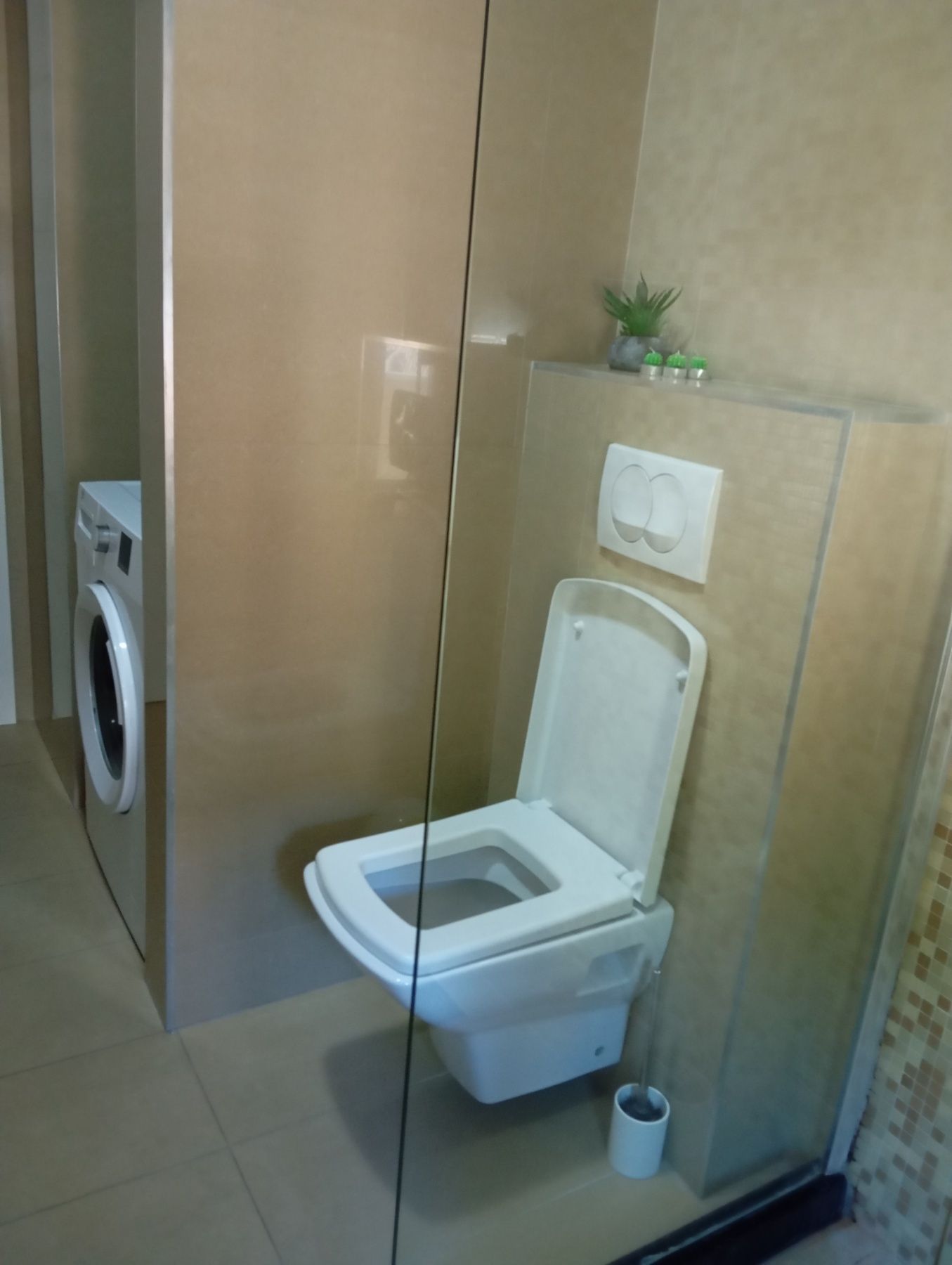 Izdavanje jednosobnog stana 55m² sa prelepim pogledom na more i obezbeđenim parking mestom – Gospostina, Budva (na period do 01.05.2026) - Amfora Real Estate