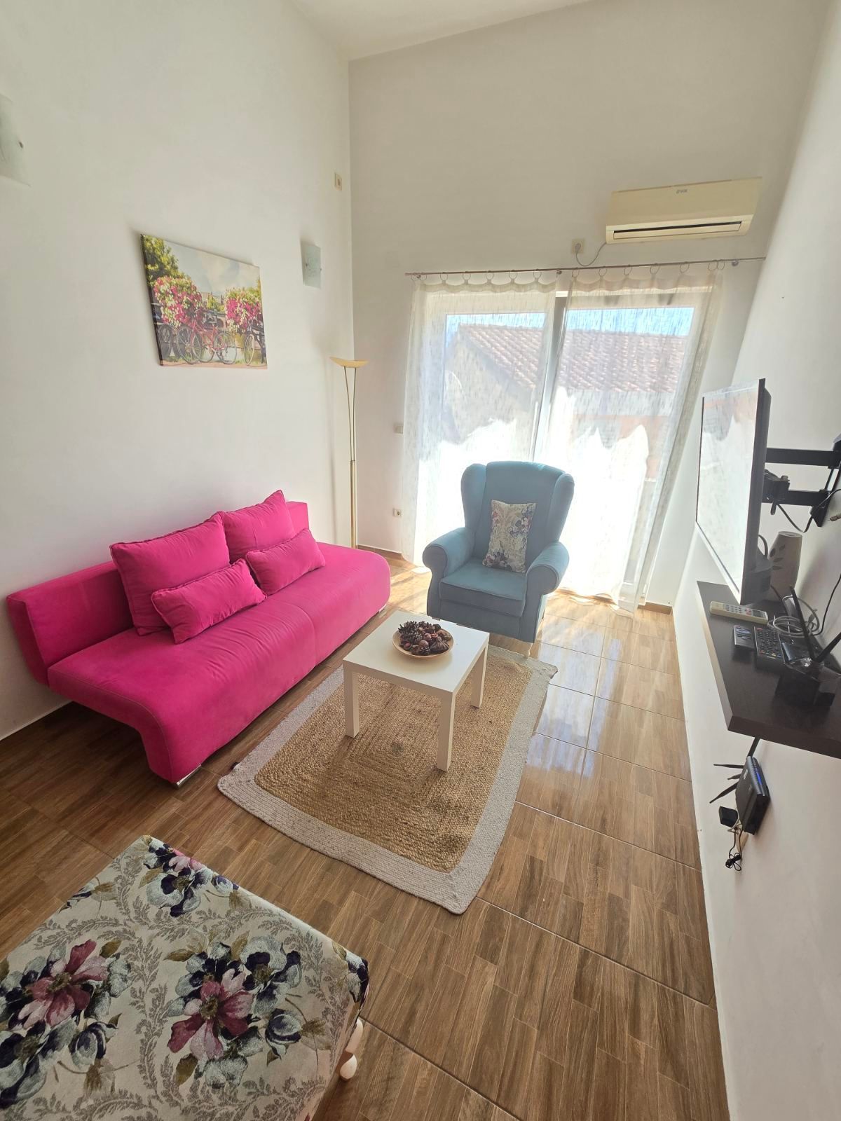 Izdavanje jednosobnog stana 45m² sa pogledom na more – Gospostina, Budva (dugoročno) - Amfora Real Estate