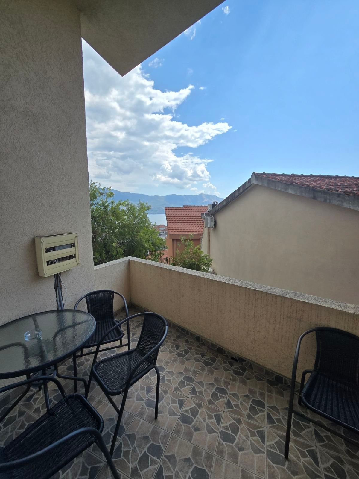 Izdavanje jednosobnog stana 45m² sa pogledom na more – Gospostina, Budva (dugoročno) - Amfora Real Estate