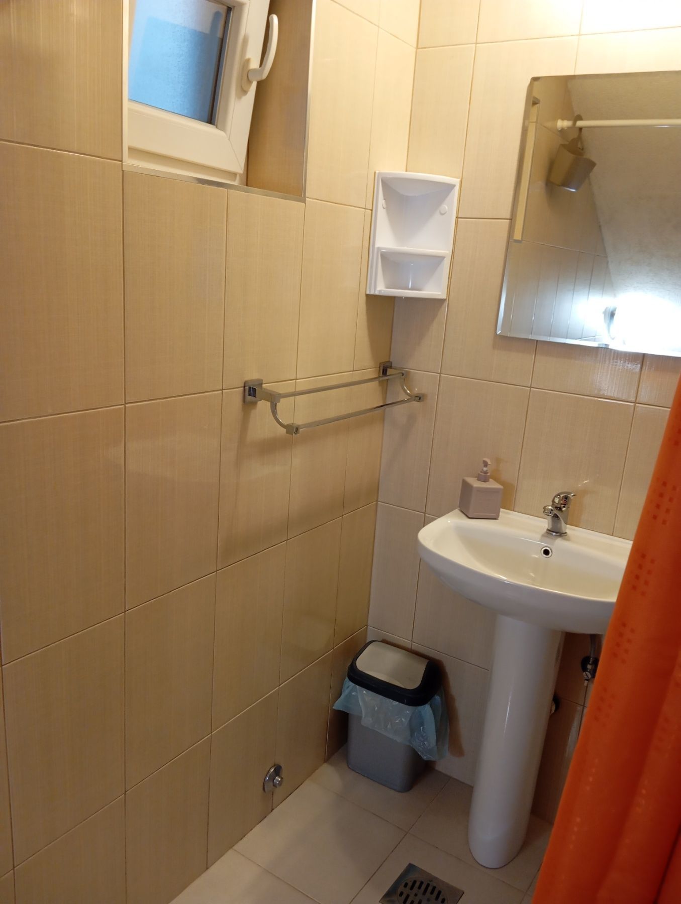 Izdavanje jednosobnog stana 45m² sa pogledom na more – Gospostina, Budva (dugoročno) - Amfora Real Estate