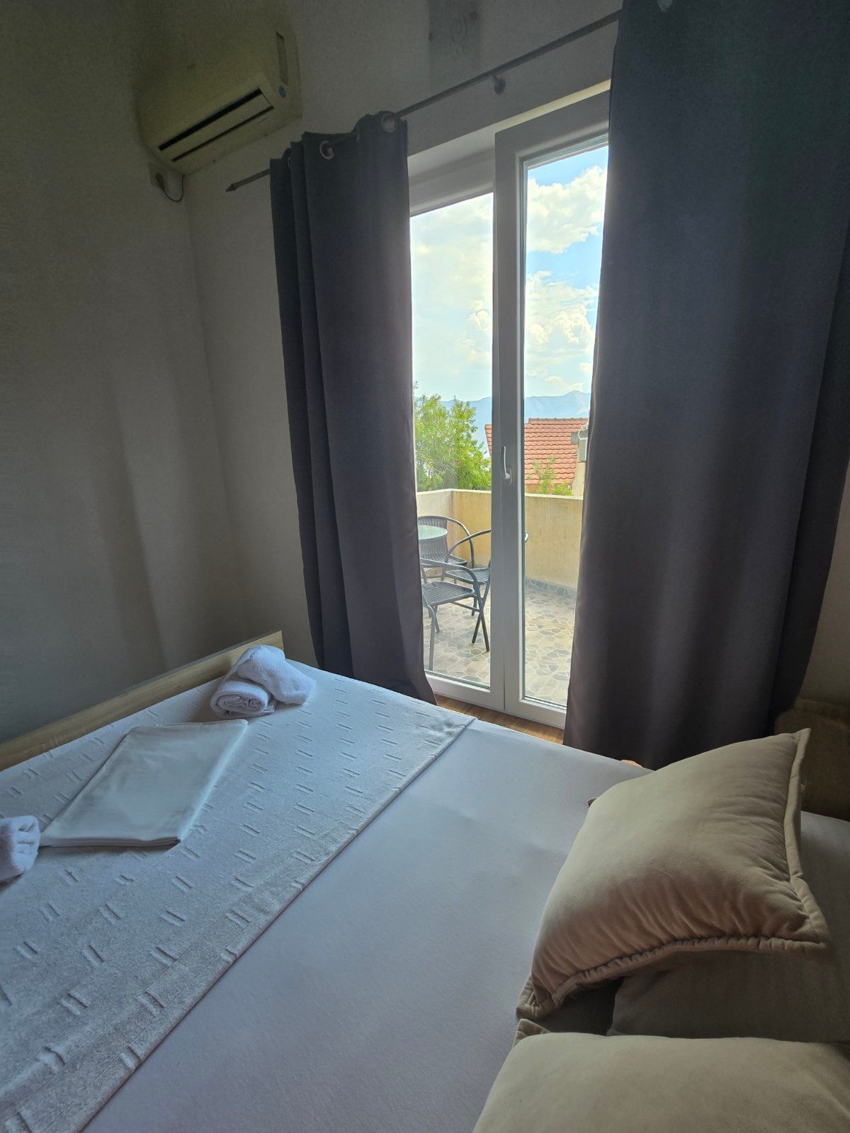 Izdavanje jednosobnog stana 45m² sa pogledom na more – Gospostina, Budva (dugoročno) - Amfora Real Estate