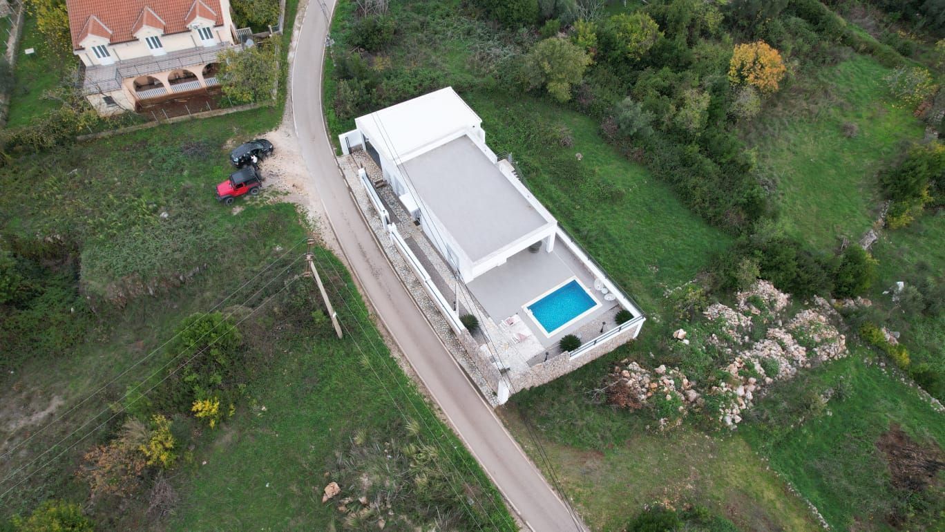 Prodaja kuće 100 m² sa bazenom,garažom, krovnom terasom i pogledom na more – Krimovica, Kotor - Amfora Real Estate