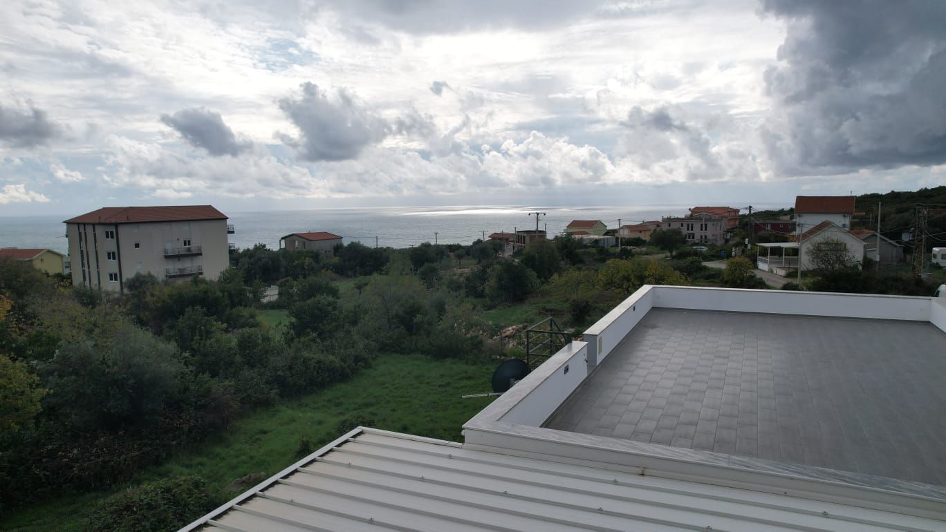 Prodaja kuće 100 m² sa bazenom,garažom, krovnom terasom i pogledom na more – Krimovica, Kotor - Amfora Real Estate