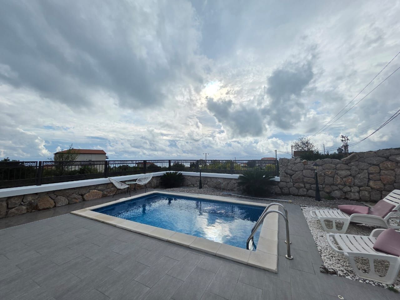 Prodaja kuće 100 m² sa bazenom,garažom, krovnom terasom i pogledom na more – Krimovica, Kotor - Amfora Real Estate