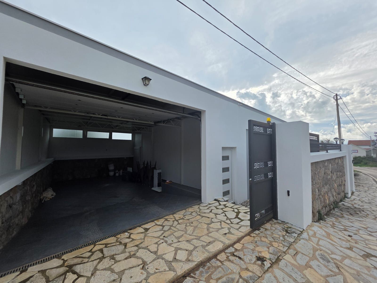 Prodaja kuće 100 m² sa bazenom,garažom, krovnom terasom i pogledom na more – Krimovica, Kotor - Amfora Real Estate