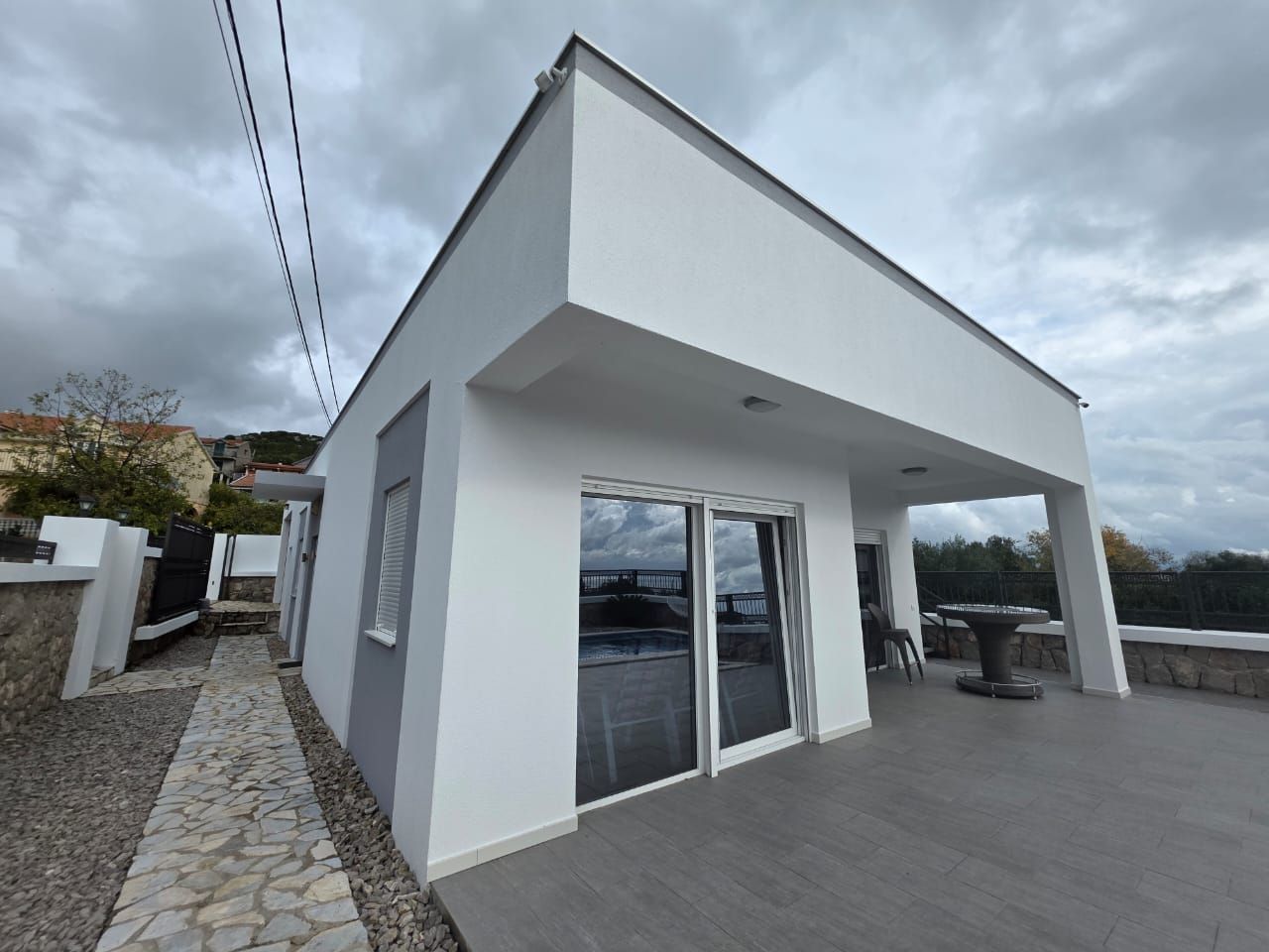 Prodaja kuće 100 m² sa bazenom,garažom, krovnom terasom i pogledom na more – Krimovica, Kotor - Amfora Real Estate