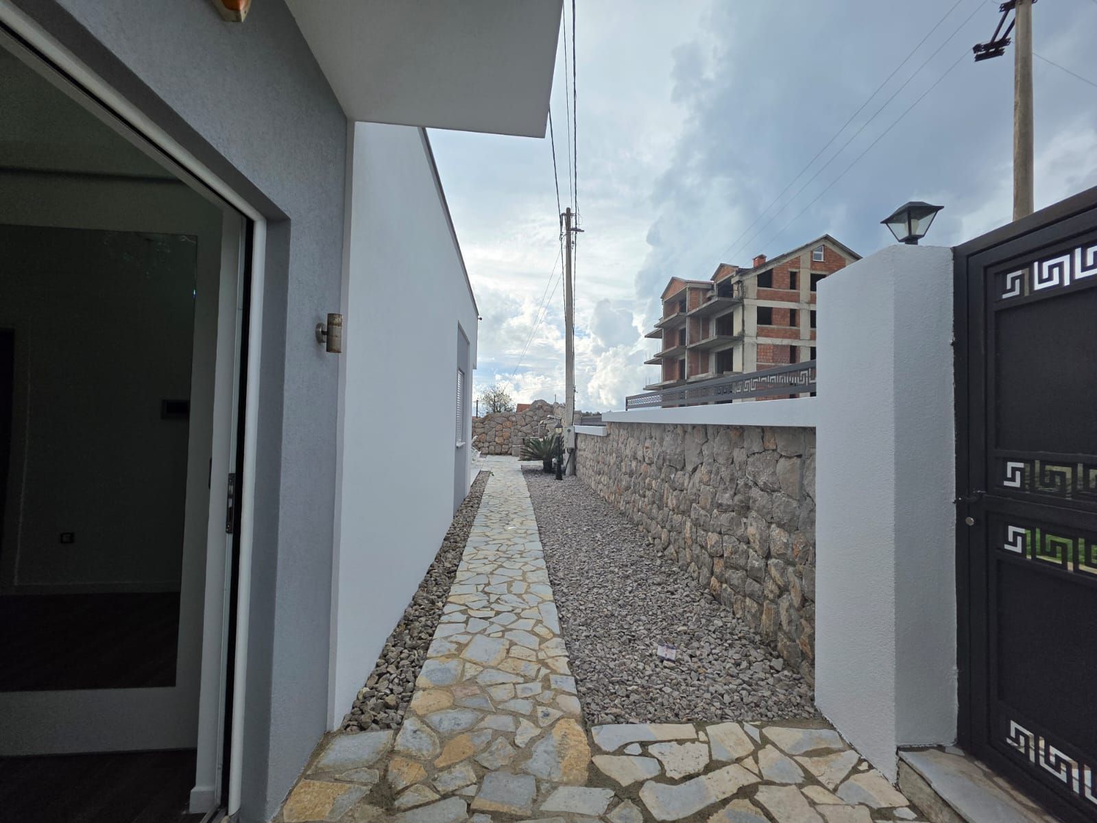 Prodaja kuće 100 m² sa bazenom,garažom, krovnom terasom i pogledom na more – Krimovica, Kotor - Amfora Real Estate