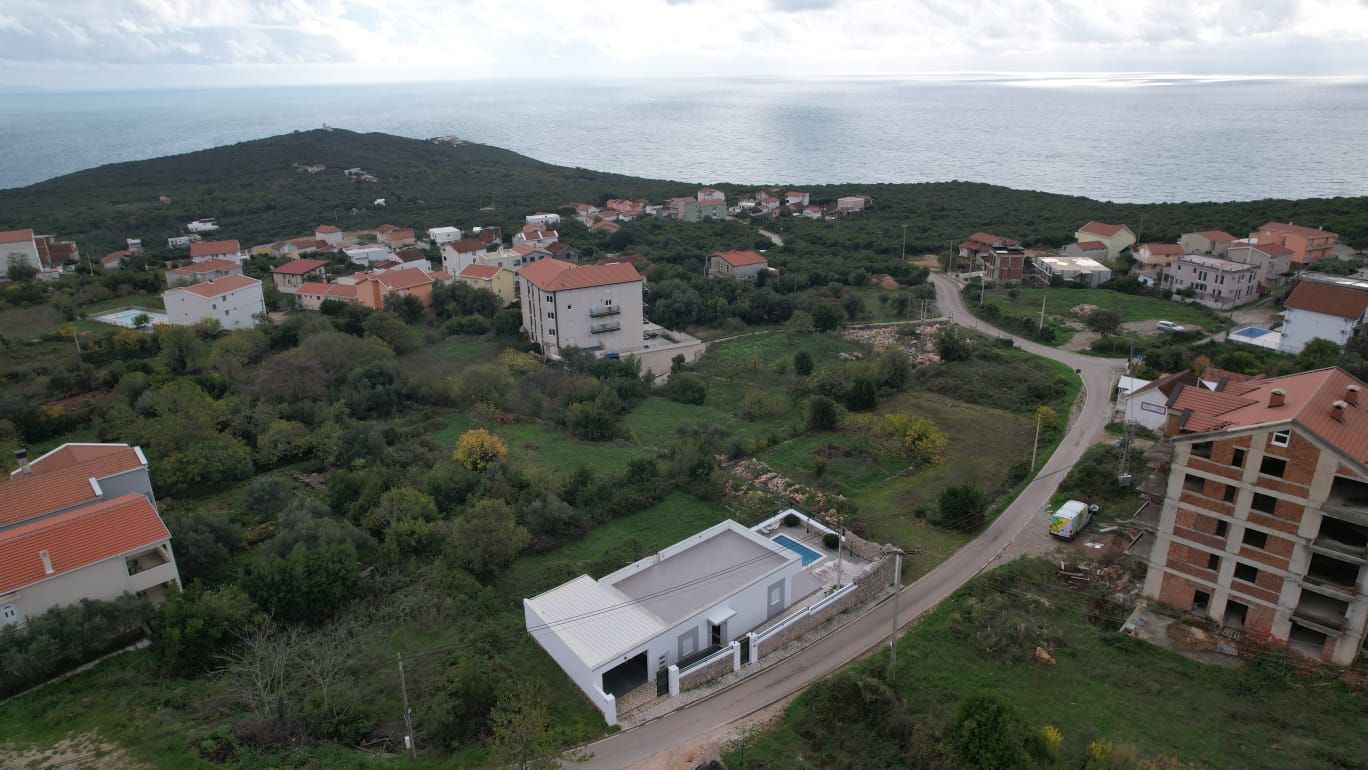 Prodaja kuće 100 m² sa bazenom,garažom, krovnom terasom i pogledom na more – Krimovica, Kotor - Amfora Real Estate