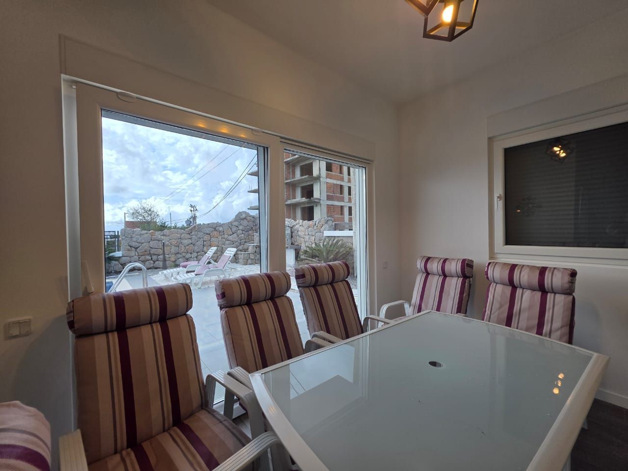 Prodaja kuće 100 m² sa bazenom,garažom, krovnom terasom i pogledom na more – Krimovica, Kotor - Amfora Real Estate