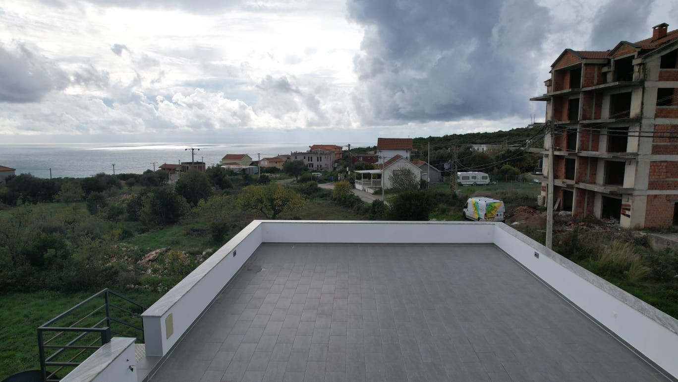 Prodaja kuće 100 m² sa bazenom,garažom, krovnom terasom i pogledom na more – Krimovica, Kotor - Amfora Real Estate