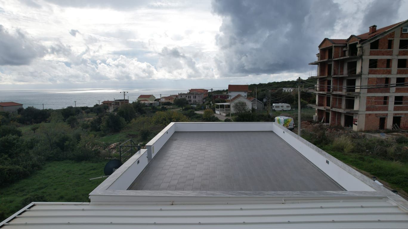 Prodaja kuće 100 m² sa bazenom,garažom, krovnom terasom i pogledom na more – Krimovica, Kotor - Amfora Real Estate