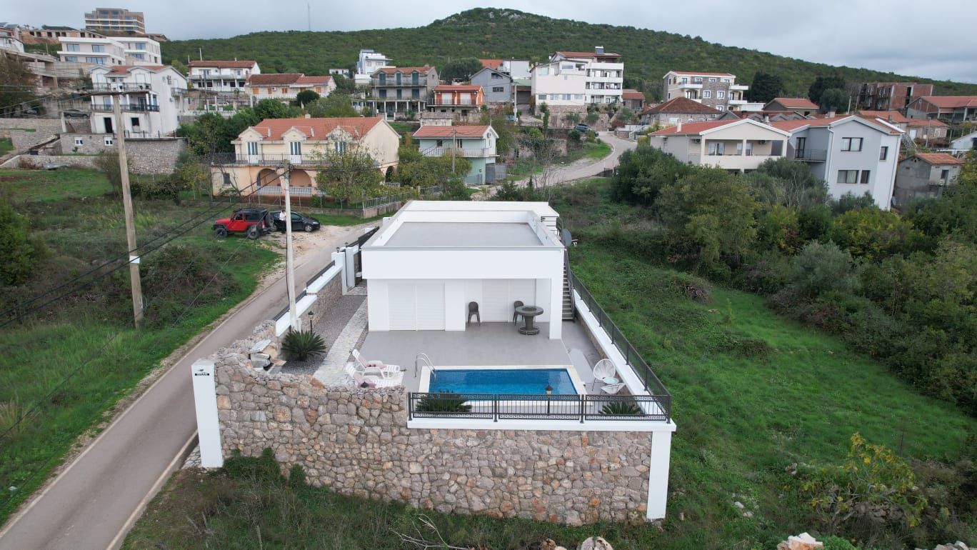 Prodaja kuće 100 m² sa bazenom,garažom, krovnom terasom i pogledom na more – Krimovica, Kotor - Amfora Real Estate