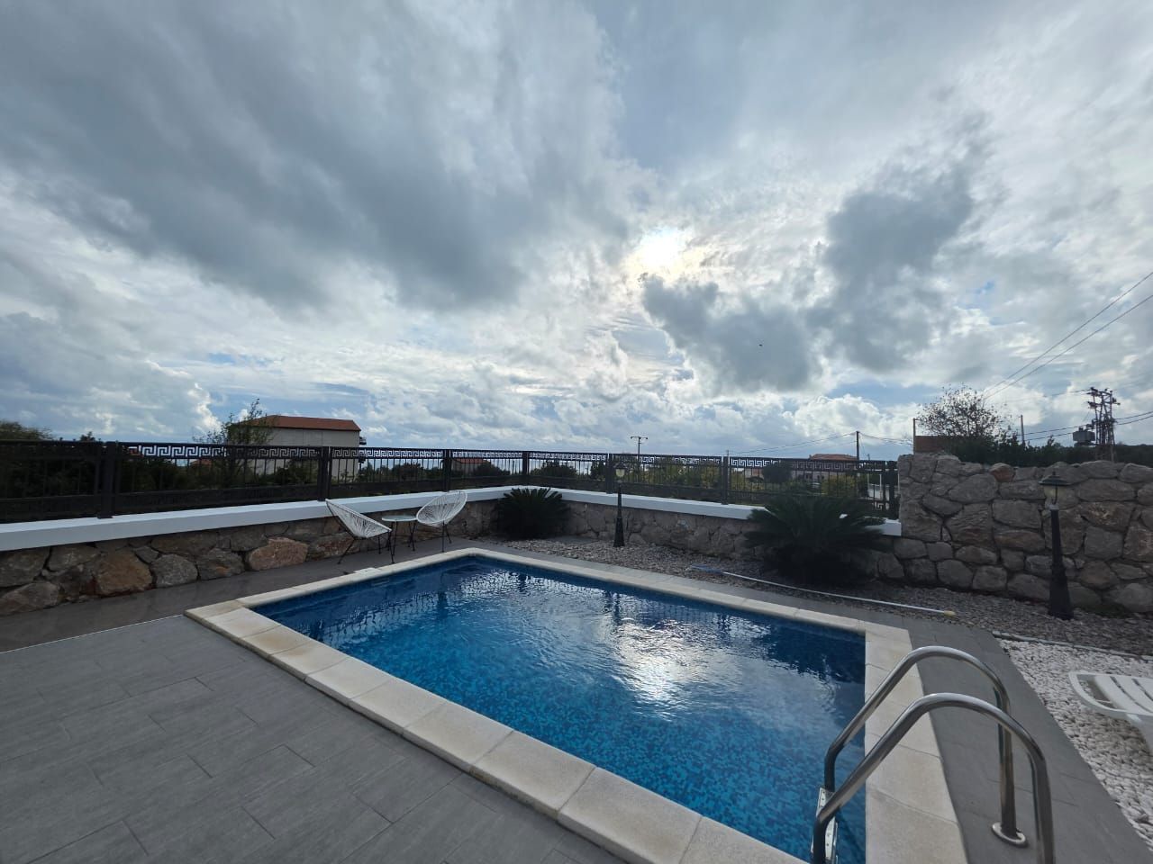 Prodaja kuće 100 m² sa bazenom,garažom, krovnom terasom i pogledom na more – Krimovica, Kotor - Amfora Real Estate