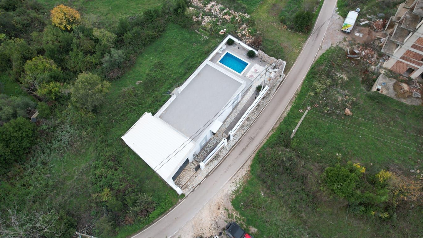 Prodaja kuće 100 m² sa bazenom,garažom, krovnom terasom i pogledom na more – Krimovica, Kotor - Amfora Real Estate