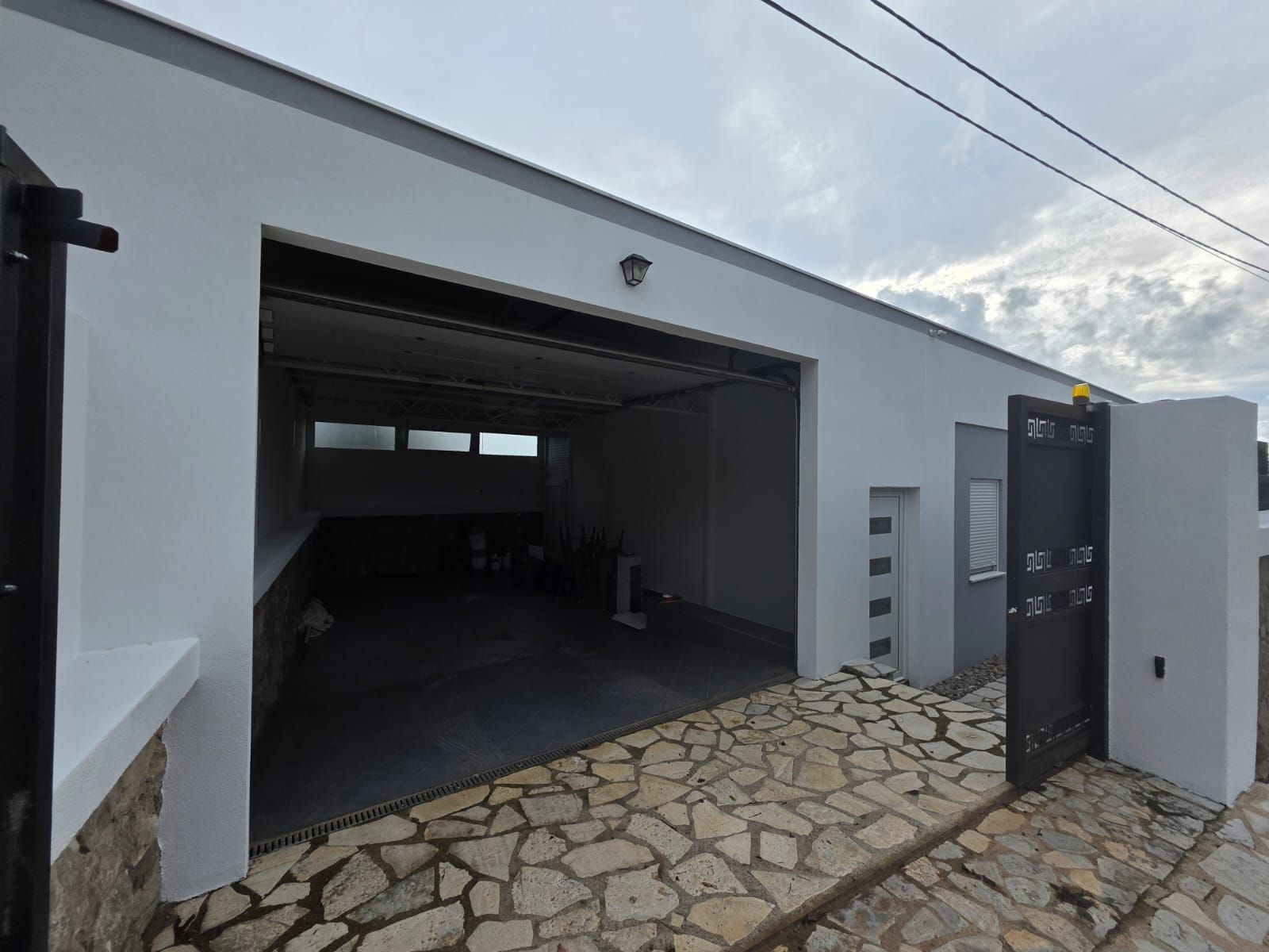 Prodaja kuće 100 m² sa bazenom,garažom, krovnom terasom i pogledom na more – Krimovica, Kotor - Amfora Real Estate