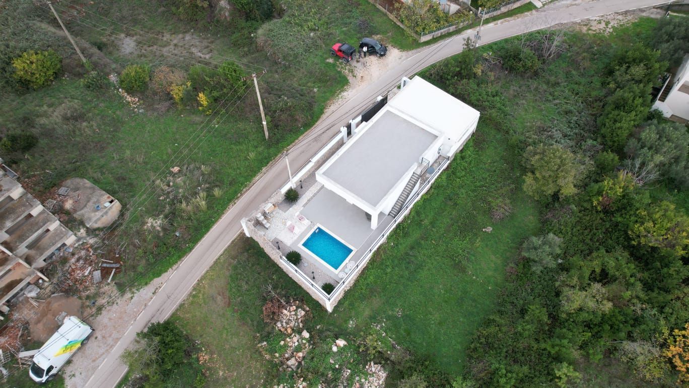 Prodaja kuće 100 m² sa bazenom,garažom, krovnom terasom i pogledom na more – Krimovica, Kotor - Amfora Real Estate